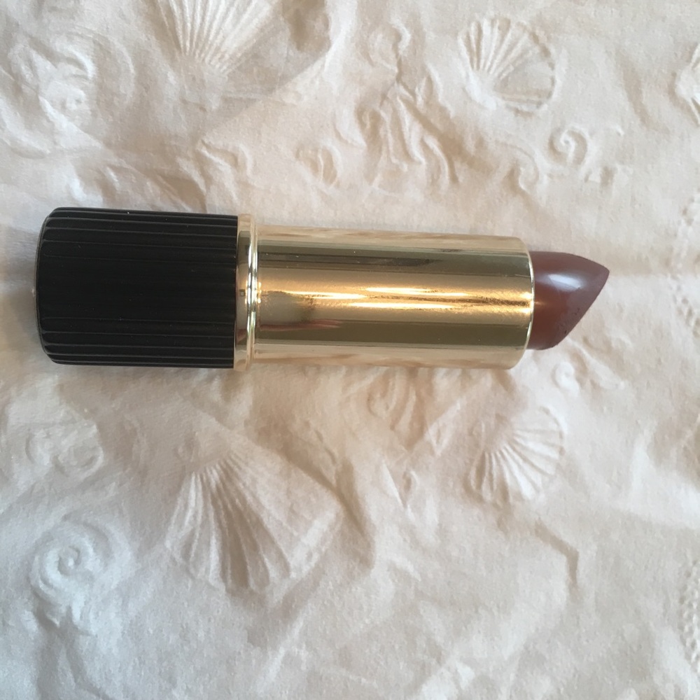 Victoria Beckham x Estée Lauder lipstick